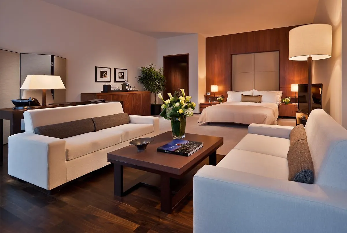 The Langham, New York, Fifth Avenue Hotel